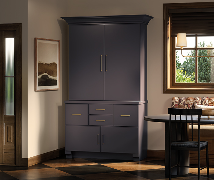 Plano-QWO-Palladian--Painted-Custom-Plano-QuartersawnWhiteOak-Kindling-Kitchen-700x578